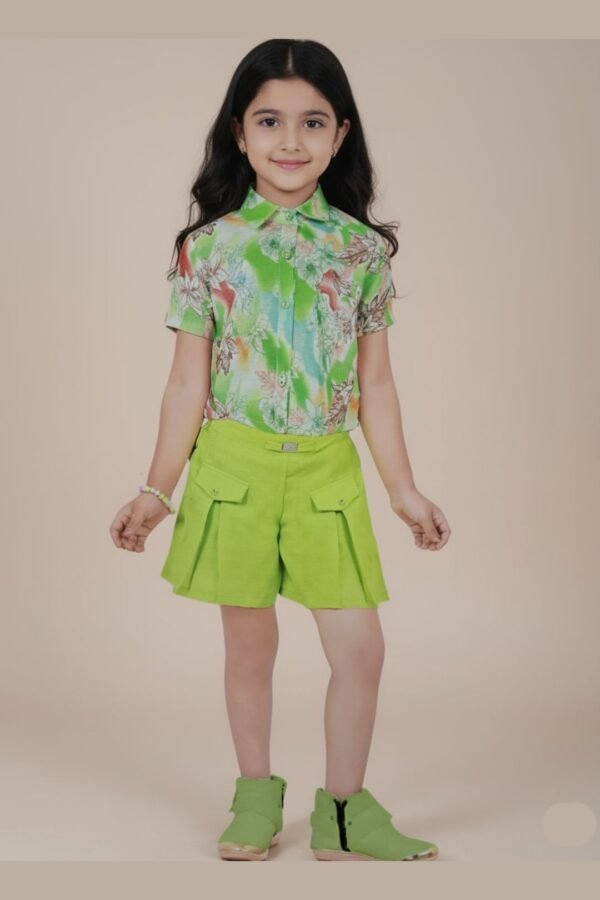 Green Printed Crop Top With Pocket Shorts